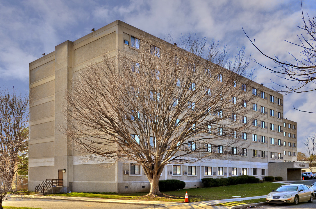 Palmerhouse in Chester, PA - Building Photo