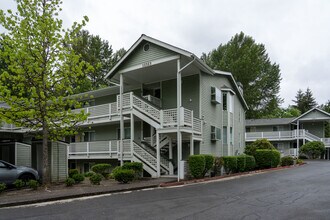 Lake Kirkland Park in Kirkland, WA - Building Photo - Primary Photo