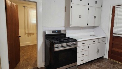 1613 W Noble Ave in Guthrie, OK - Building Photo - Building Photo