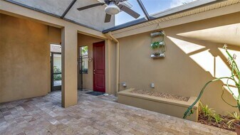 6808 Muncaster Ct in Tampa, FL - Building Photo - Building Photo