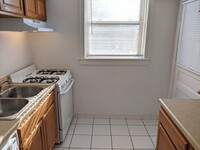 908 Reba Pl, Unit 16-3N in Evanston, IL - Building Photo - Building Photo