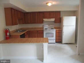 5844 Rock Forest Ct in Centreville, VA - Building Photo - Building Photo