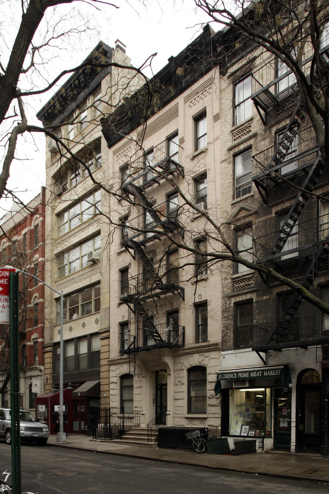 7 Jones Street in New York, NY - Building Photo - Building Photo