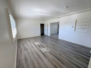 587 E Arrow Hwy in Upland, CA - Building Photo - Building Photo