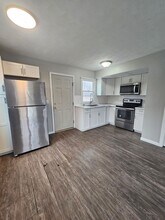 101 W Spring St in Eldridge, IA - Building Photo - Building Photo