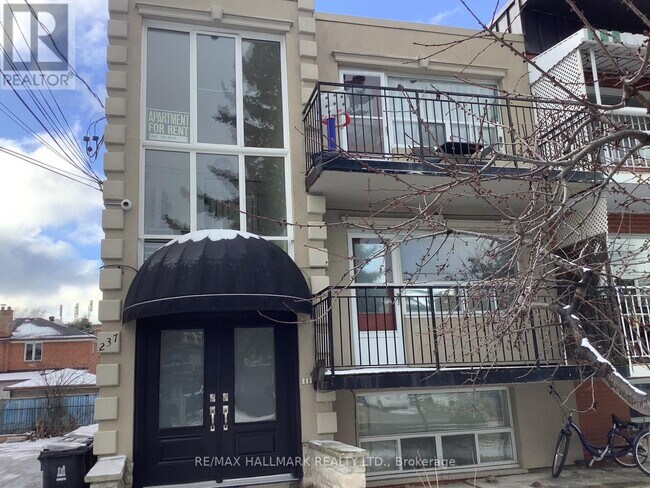 237 Pannahill Rd in Toronto, ON - Building Photo - Building Photo