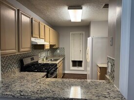 10129 Oakton Terrace Rd, Unit 10129 in Oakton, VA - Building Photo