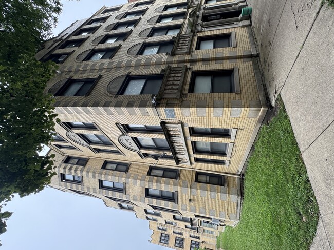 property at 6810 N Lakewood Ave