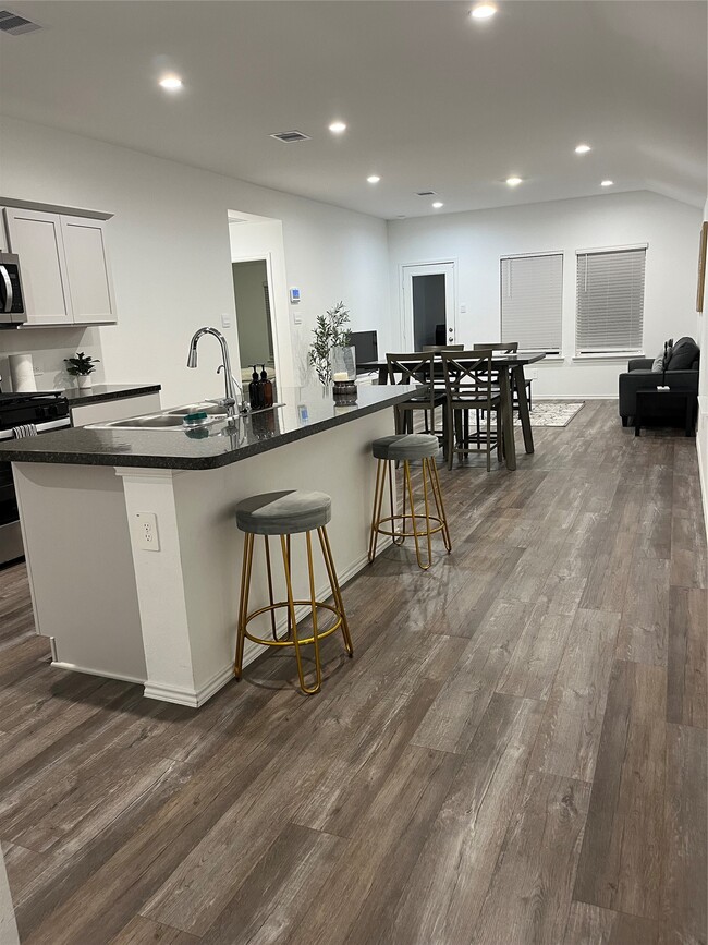 property at 5446 Wyndham Rdg Ln