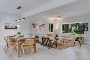 819 Hollywood Blvd in Hollywood, FL - Building Photo