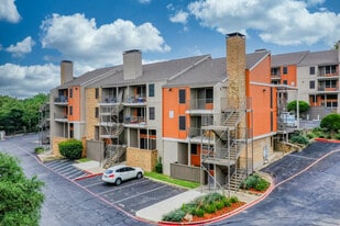 Serena Vista in Arlington, TX - Building Photo