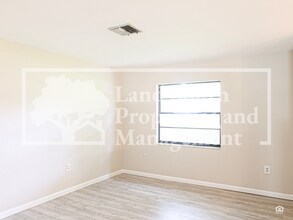 2190 Belaire Dr in Winter Haven, FL - Building Photo - Building Photo