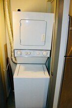 842 Park Ave in Baltimore, MD - Building Photo - Building Photo