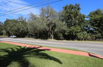 Sweetwater Country Club Dr & Wekiva Springs Dr in Wekiva Springs, FL - Foto de edificio - Building Photo