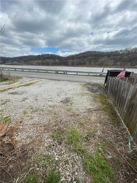 101 River Ave, Unit 208 in Natrona Heights, PA - Building Photo - Building Photo