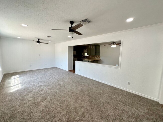 705 S 4th St in Valley Mills, TX - Building Photo - Building Photo