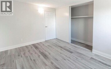 6287 O'Neil St in Niagara Falls, ON - Foto de edificio - Building Photo