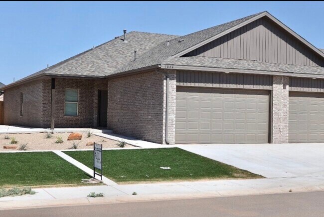 1824 Corpus Ave in Wolfforth, TX - Building Photo - Building Photo