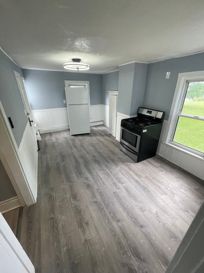 8 Bagley St, Unit 2 in Pawtucket, RI - Building Photo - Building Photo