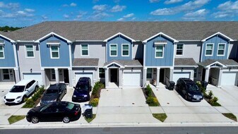 2473 Skyline Lp in Kissimmee, FL - Building Photo