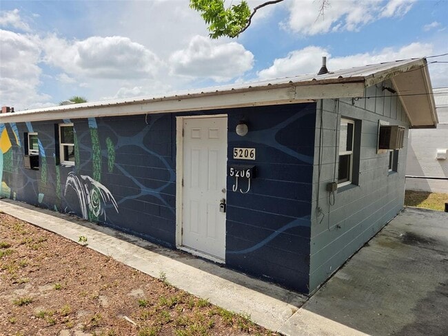 5206 7th St in Zephyrhills, FL - Building Photo - Building Photo