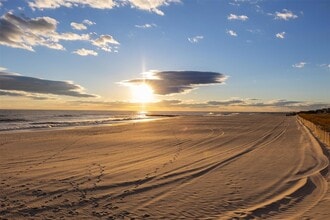 650 Shore Rd, Unit 4R in Long Beach, NY - Building Photo - Building Photo