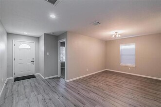 12911 Kingsgate Dr in Rhome, TX - Building Photo - Building Photo