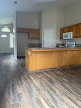 9604 Lanneau Ct in Bakersfield, CA - Building Photo - Building Photo