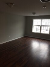 307 East St, Unit 1 in Plainville, CT - Building Photo - Building Photo