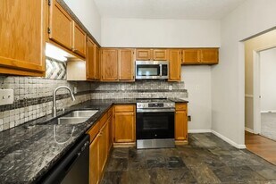 1101 Gretna Green Dr in Charlotte, NC - Building Photo