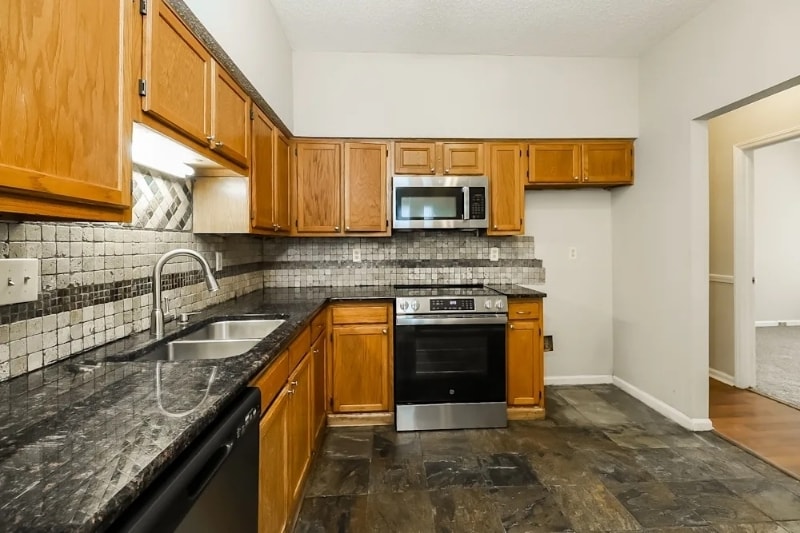 1101 Gretna Green Dr in Charlotte, NC - Building Photo