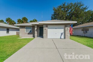 2835 31st Ave E in Bradenton, FL - Building Photo