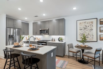 Eden at Lakeview in Alpharetta, GA - Foto de edificio - Building Photo
