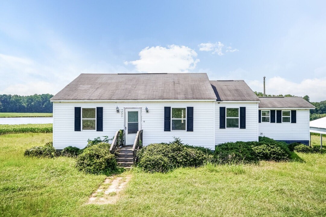 5227 Old US Hwy 64 in Zebulon, NC - Building Photo