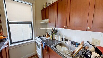 76 Quint Ave, Unit 7 in Boston, MA - Building Photo - Building Photo