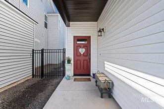 4129 E Esperanto St in Meridian, ID - Building Photo - Building Photo