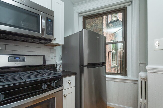 83 Myrtle St in Boston, MA - Building Photo - Building Photo