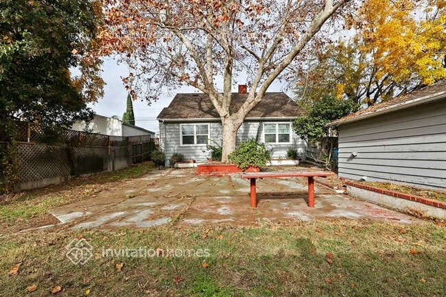 215 W 10th St in Antioch, CA - Building Photo - Building Photo