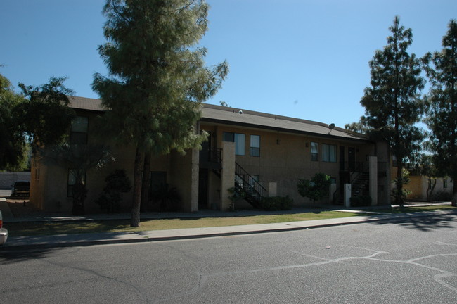 725 E Dana Ave in Mesa, AZ - Building Photo - Building Photo