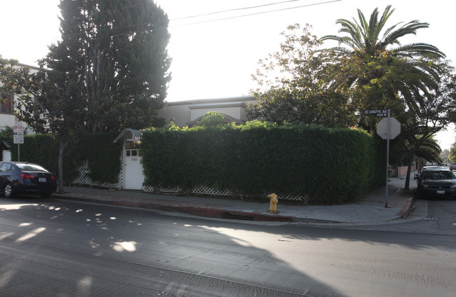 1260-1260 1/2 N Las Palmas Ave in Los Angeles, CA - Foto de edificio - Building Photo