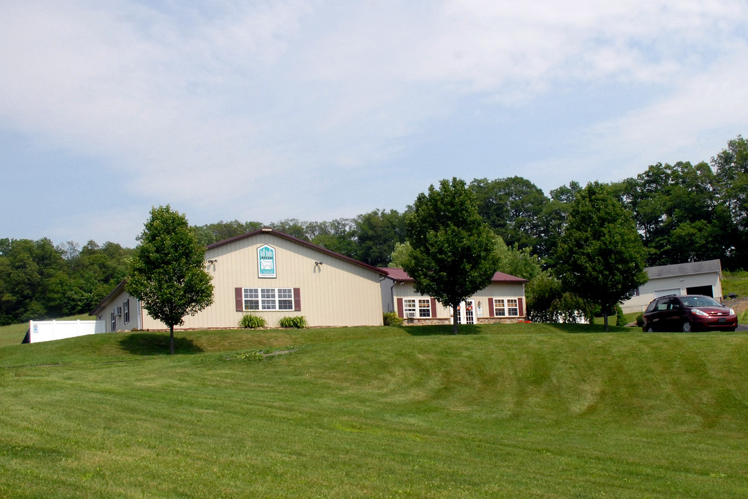 3343 Friedens Rd in Slatington, PA - Foto de edificio