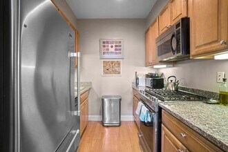 1723 Washington St, Unit 402 in Boston, MA - Building Photo - Building Photo