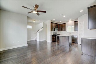 2005 Dinsdale Ln in Austin, TX - Building Photo - Building Photo