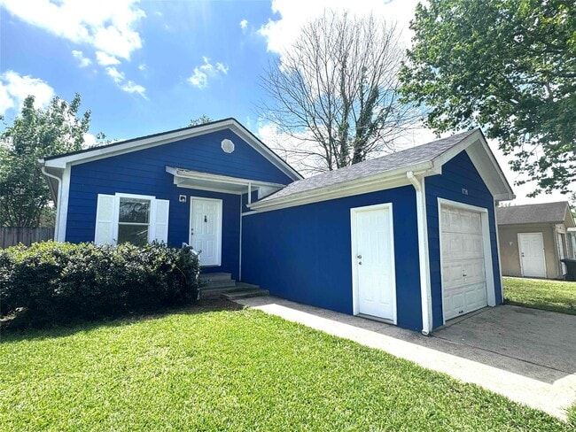 property at 11730 Greenglen Dr