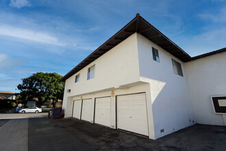 331 Rosewood Ave in Orange, CA - Building Photo - Building Photo