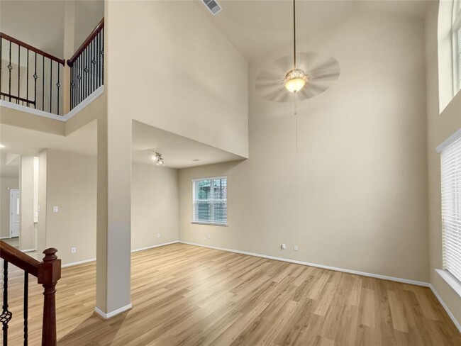 34 Hearthwick Rd in Tomball, TX - Foto de edificio - Building Photo