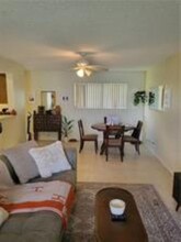 3477 NW 44th St, Unit 103 in Lauderdale Lakes, FL - Building Photo - Building Photo