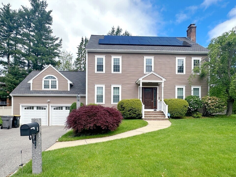5 Reservoir Ridge Rd in Framingham, MA - Building Photo