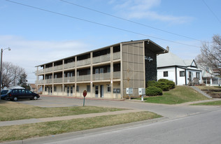 Tari Lynn in Omaha, NE - Building Photo