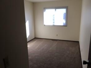 1026 W MacArthur Ave, Unit 18 in Eau Claire, WI - Foto de edificio - Building Photo
